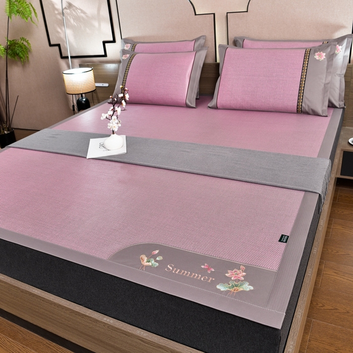 91家纺网 家纺一手货源 找家纺 娜朵家纺 2026新款荷塘月色冰藤双面席-床席款 荷塘月色-冰藤浅粉