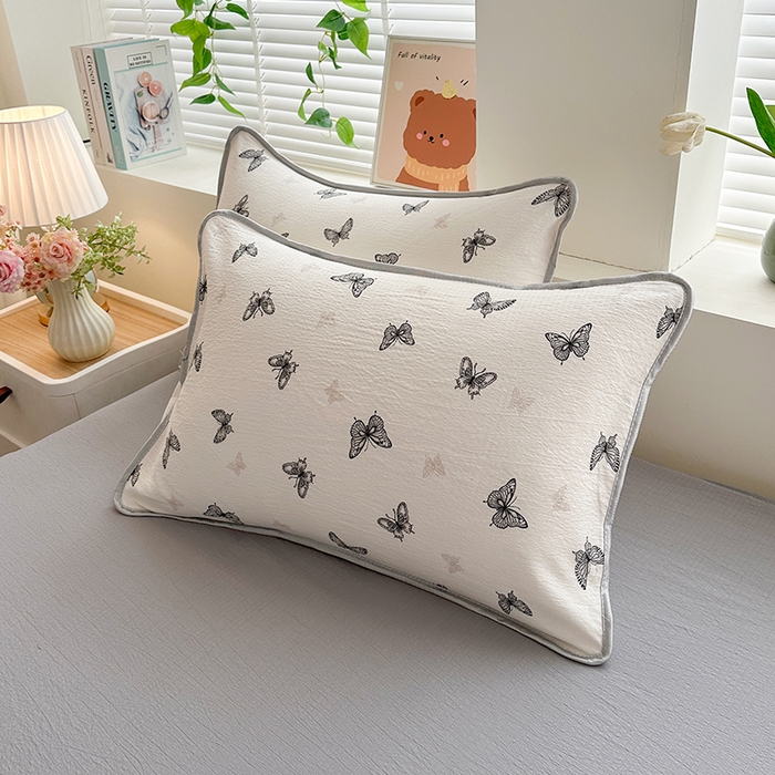 91家纺网 家纺一手货源 找家纺 爱洛家纺 2026新款印花皱皱纱四件套 雾灰蝶语