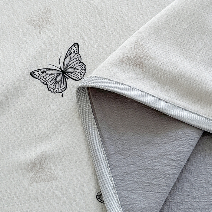 91家纺网 家纺一手货源 找家纺 爱洛家纺 2026新款印花皱皱纱四件套 雾灰蝶语