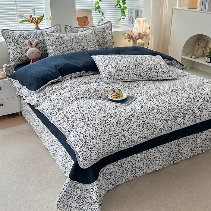 91家纺网 家纺一手货源 找家纺 爱洛家纺 2026新款印花皱皱纱四件套 墨蓝星絮