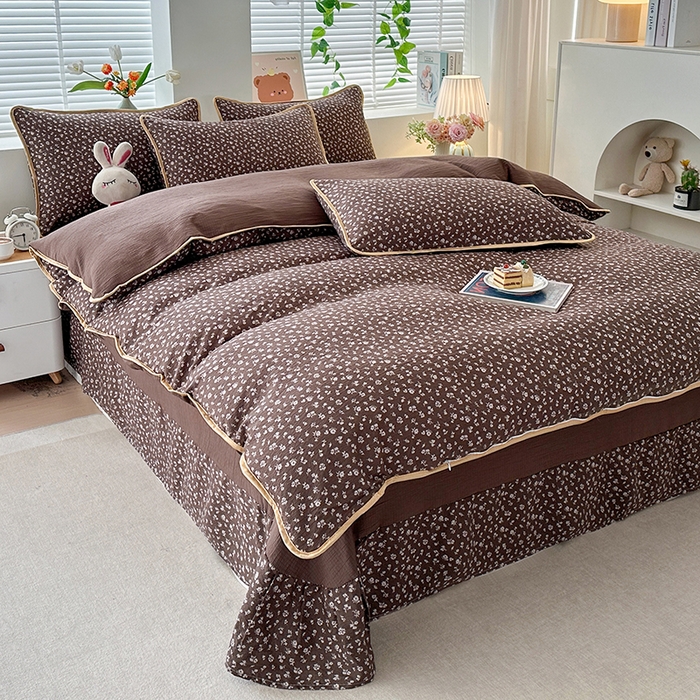 91家纺网 家纺一手货源 找家纺 爱洛家纺 2026新款印花皱皱纱四件套 墨棕影花