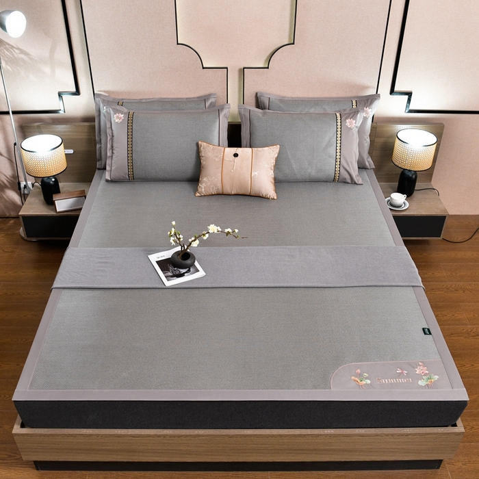 91家纺网 家纺一手货源 找家纺 娜朵家纺 2026新款荷塘月色冰藤双面席-床席款 荷塘月色-冰藤银灰