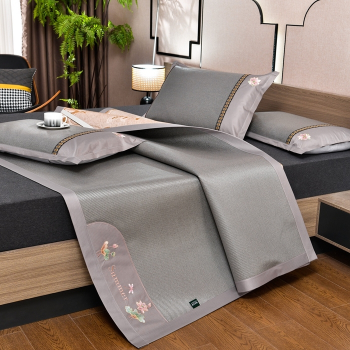 91家纺网 家纺一手货源 找家纺 娜朵家纺 2026新款荷塘月色冰藤双面席-床席款 荷塘月色-冰藤银灰