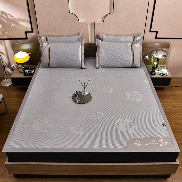 91家纺网 家纺一手货源 找家纺 娜朵家纺 2026新款荷塘月色冰藤双面席-床席款 荷塘月色提花灰