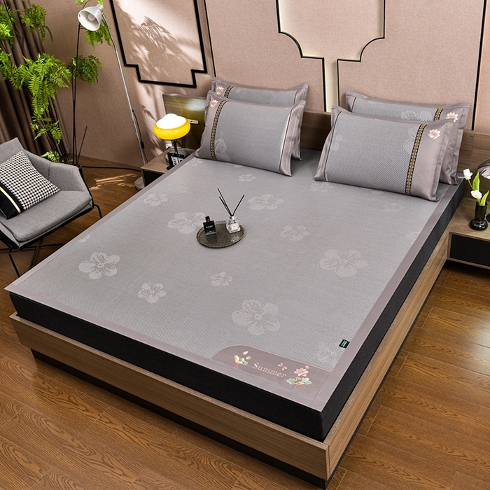 91家纺网 家纺一手货源 找家纺 娜朵家纺 2026新款荷塘月色冰藤双面席-床席款 荷塘月色提花灰