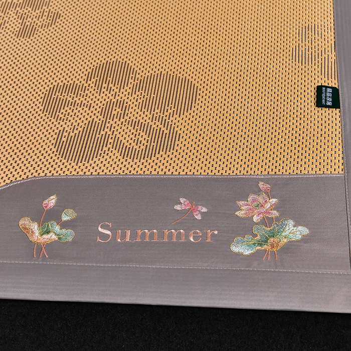 91家纺网 家纺一手货源 找家纺 娜朵家纺 2026新款荷塘月色冰藤双面席-床席款 荷塘月色提花金