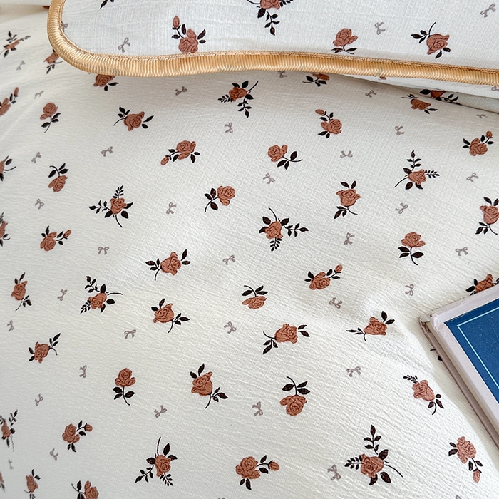 91家纺网 家纺一手货源 找家纺 爱洛家纺 2026新款印花皱皱纱四件套 秋栗拾光