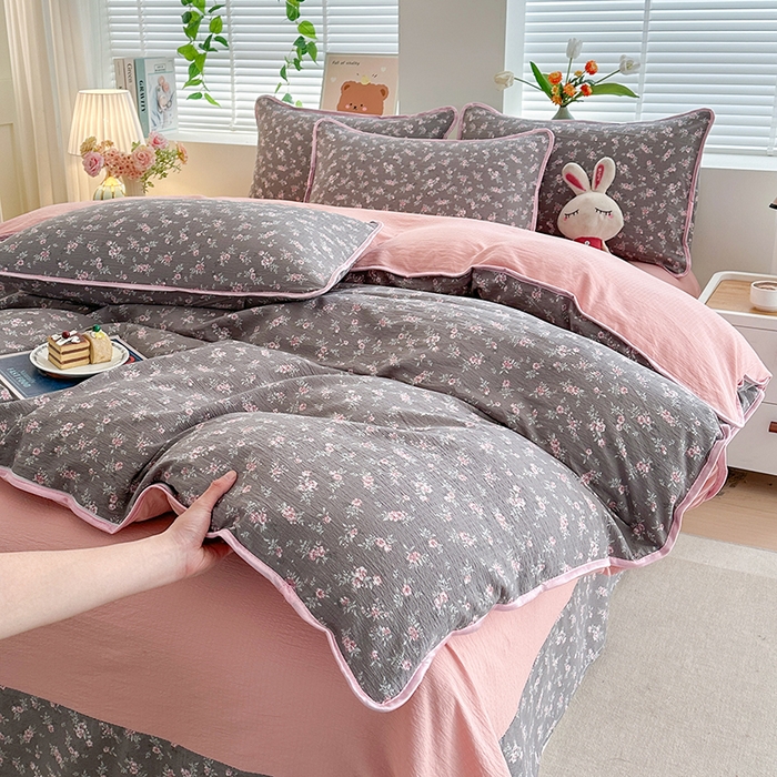 91家纺网 家纺一手货源 找家纺 爱洛家纺 2026新款印花皱皱纱四件套 雾灰樱落