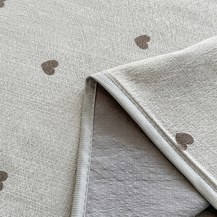 91家纺网 家纺一手货源 找家纺 爱洛家纺 2026新款印花皱皱纱四件套 雾灰小爱心