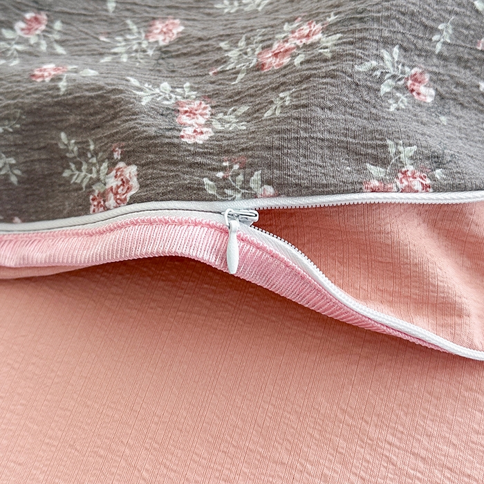 91家纺网 家纺一手货源 找家纺 爱洛家纺 2026新款印花皱皱纱四件套 雾灰樱落