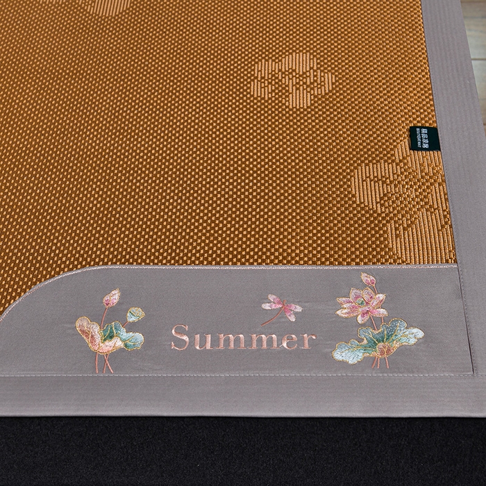 91家纺网 家纺一手货源 找家纺 娜朵家纺 2026新款荷塘月色冰藤双面席-床席款 荷塘月色提花咖