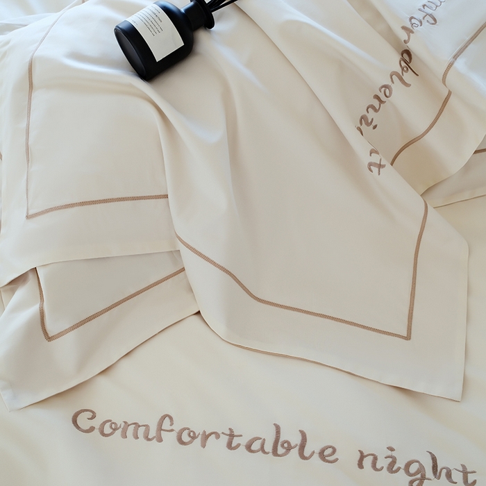 91家纺网 家纺一手货源 找家纺 女子家纺 2026新款A类全棉长绒棉双拼四件套刺绣轻奢床上用品-原素 白+奶茶