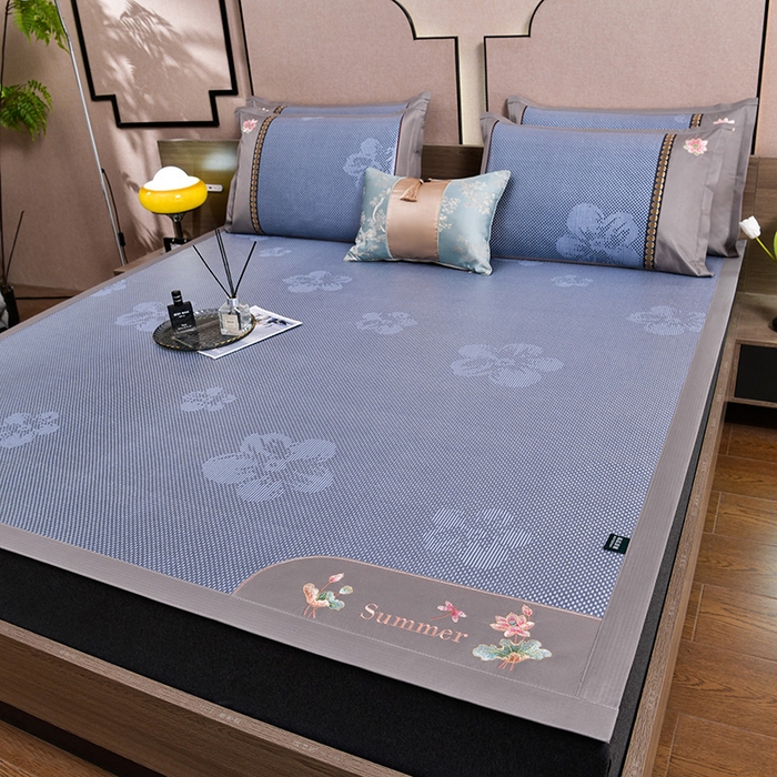 91家纺网 家纺一手货源 找家纺 娜朵家纺 2026新款荷塘月色冰藤双面席-床席款 荷塘月色提花蓝