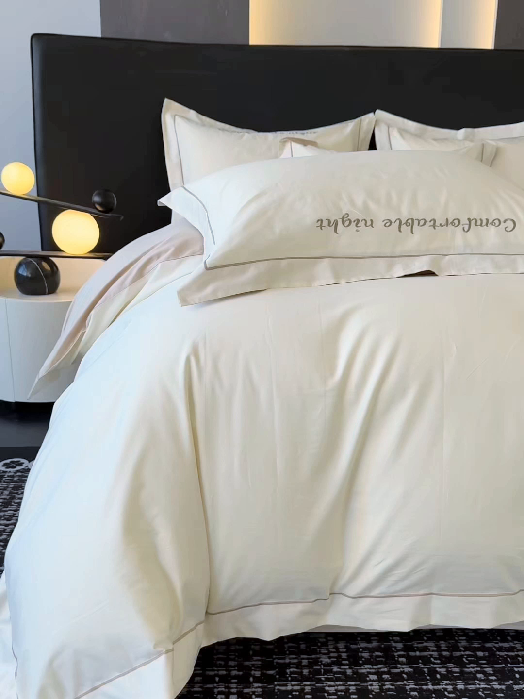 91家纺网 家纺一手货源 找家纺 女子家纺 2026新款A类全棉长绒棉双拼四件套刺绣轻奢床上用品-原素 白+奶茶