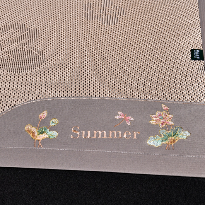 91家纺网 家纺一手货源 找家纺 娜朵家纺 2026新款荷塘月色冰藤双面席-床席款 荷塘月色提花香槟