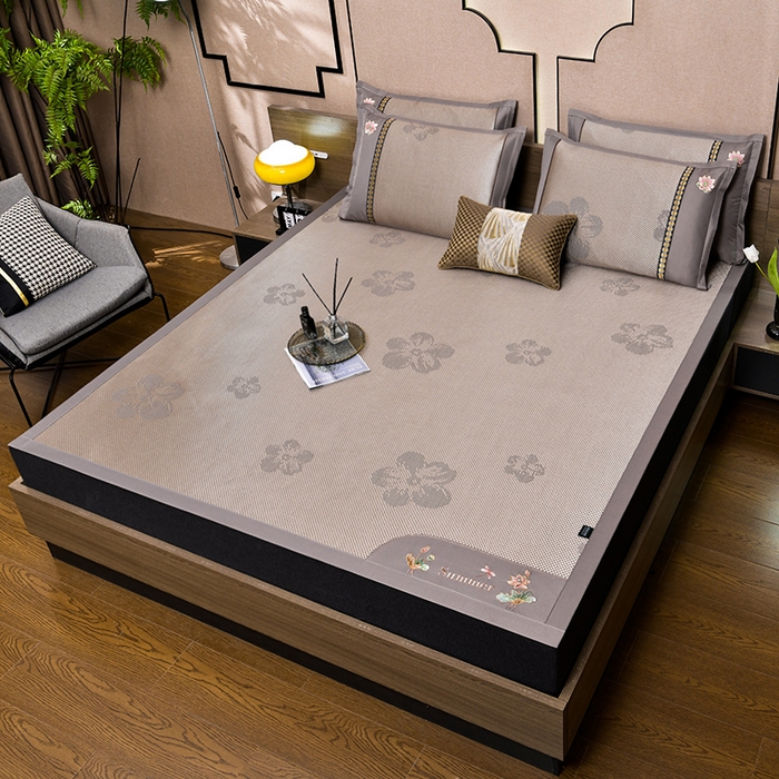 91家纺网 家纺一手货源 找家纺 娜朵家纺 2026新款荷塘月色冰藤双面席-床席款 荷塘月色提花香槟