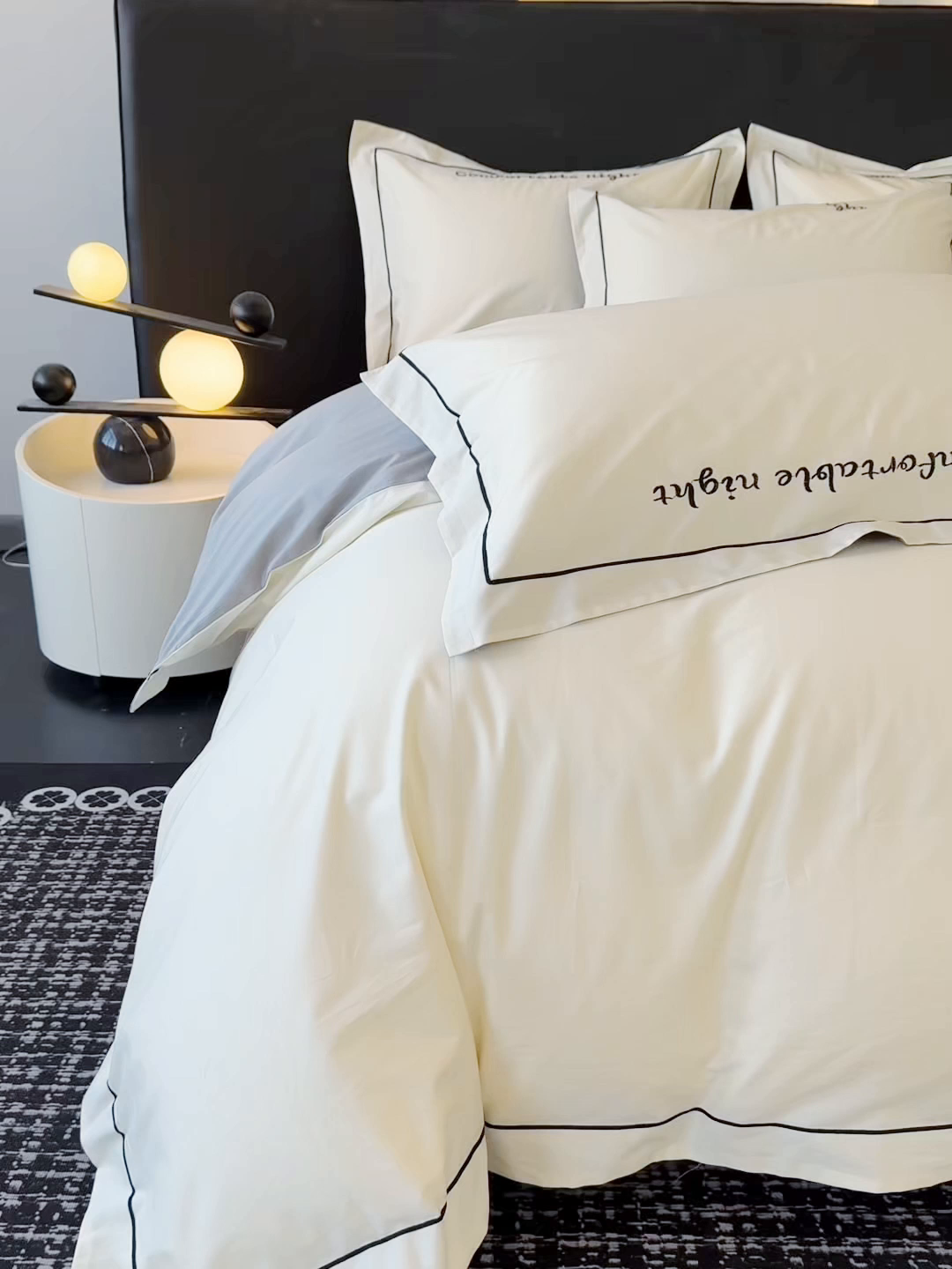 91家纺网 家纺一手货源 找家纺 女子家纺 2026新款A类全棉长绒棉双拼四件套刺绣轻奢床上用品-原素 白+浅灰