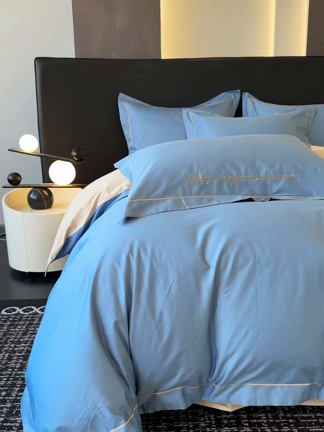 91家纺网 家纺一手货源 找家纺 女子家纺 2026新款A类全棉长绒棉双拼四件套刺绣轻奢床上用品-原素 宾利蓝