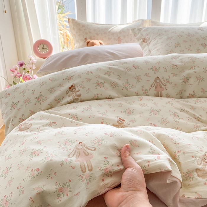 91家纺网 家纺一手货源 找家纺 钰锦珀家纺 2026新款全棉纯棉印花四件套 粉樱兔小姐