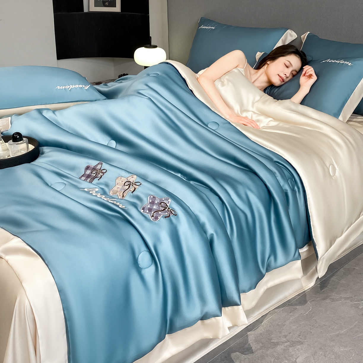 云棉坊 2026新款水洗冰丝夏被宽边刺绣款-星空系列 星空-宾利蓝+梧桐杏