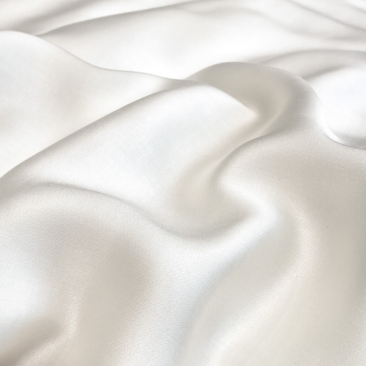 91家纺网 家纺一手货源 找家纺 云棉坊 2026新款水洗冰丝夏被宽边刺绣款-星空系列 星空-奶昔白+天空蓝