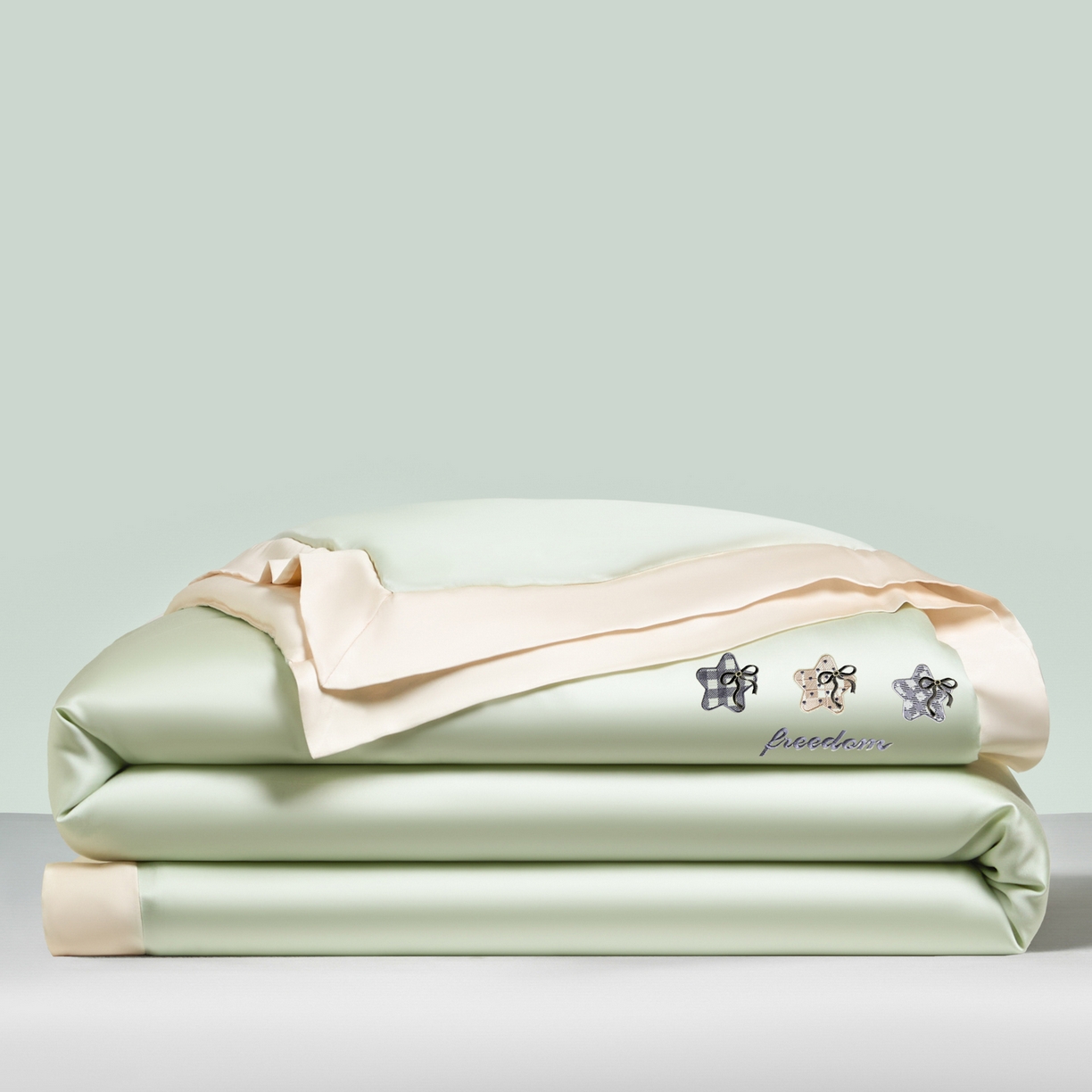 91家纺网 家纺一手货源 找家纺 云棉坊 2026新款水洗冰丝夏被宽边刺绣款-星空系列 星空-水果清香+奶咖