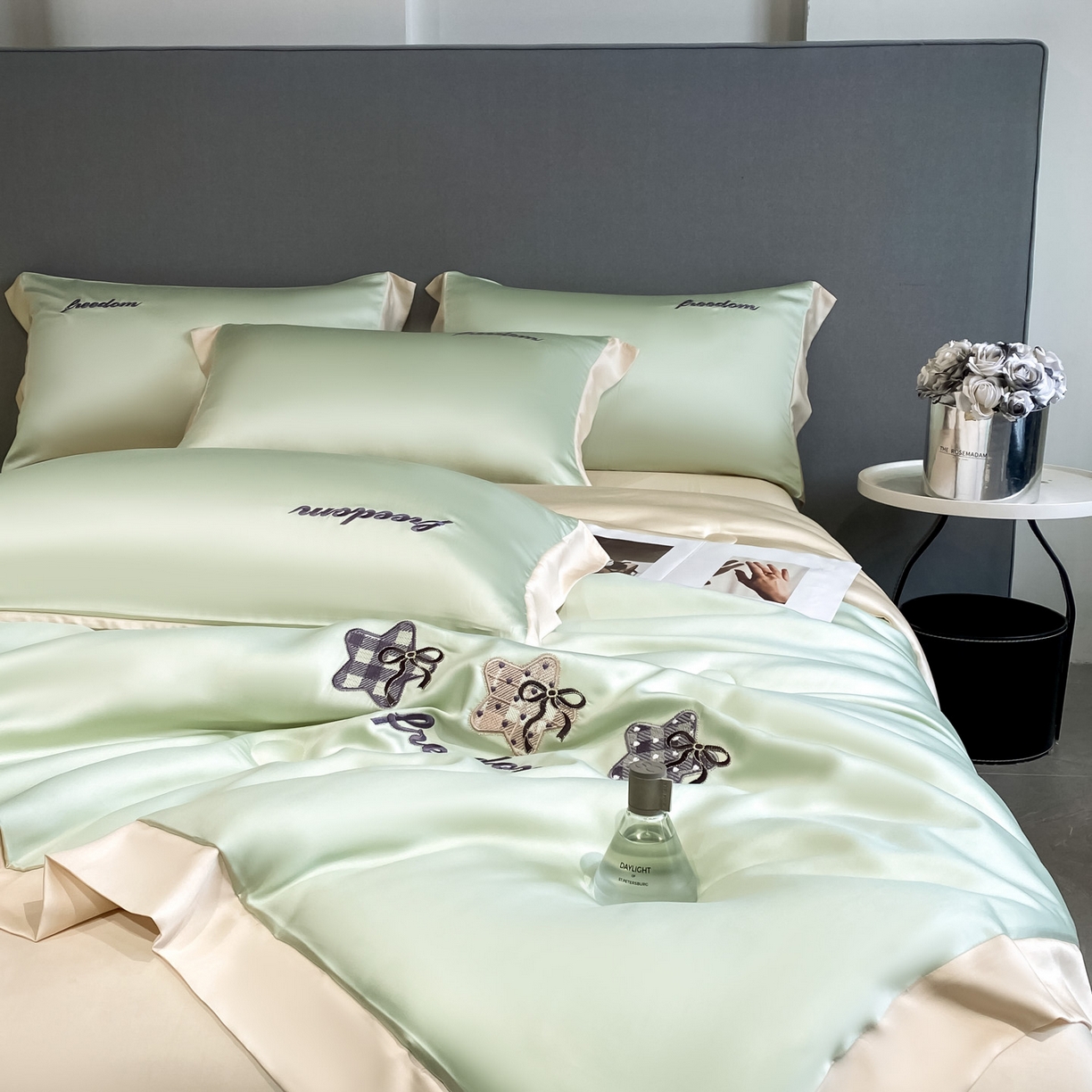 91家纺网 家纺一手货源 找家纺 云棉坊 2026新款水洗冰丝夏被宽边刺绣款-星空系列 星空-水果清香+奶咖