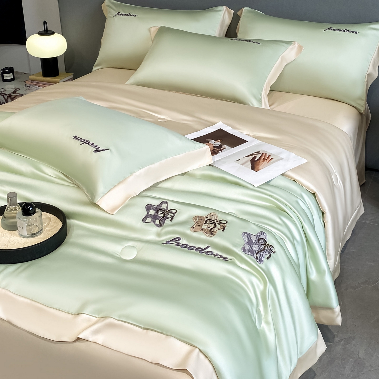 91家纺网 家纺一手货源 找家纺 云棉坊 2026新款水洗冰丝夏被宽边刺绣款-星空系列 星空-水果清香+奶咖