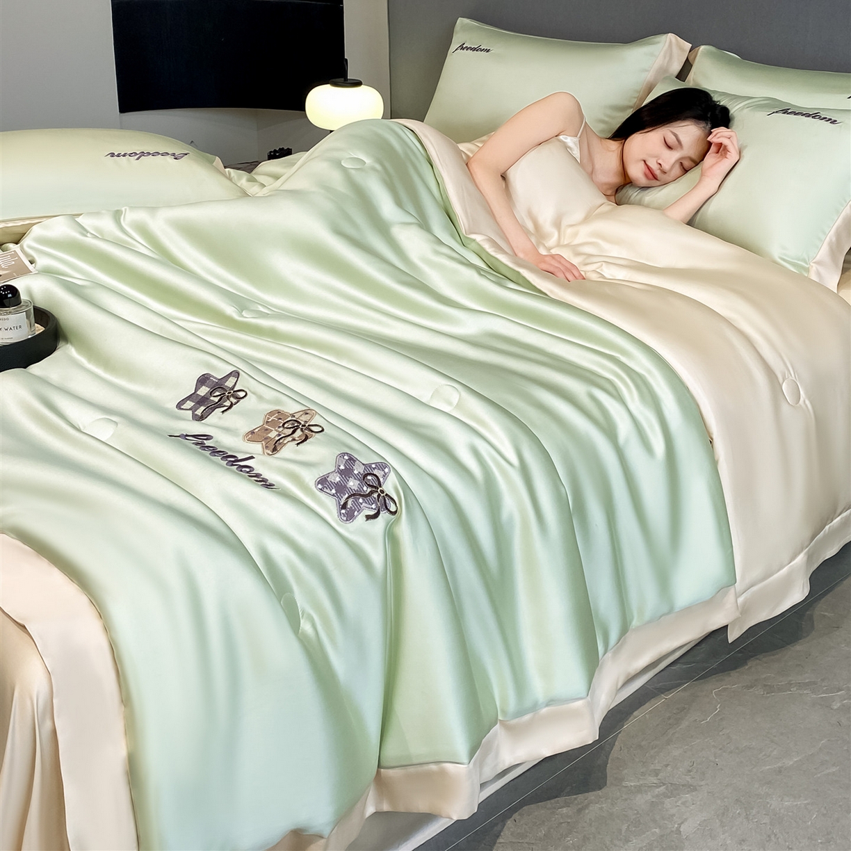 91家纺网 家纺一手货源 找家纺 （总）云棉坊 2026新款水洗冰丝夏被宽边刺绣款-星空系列