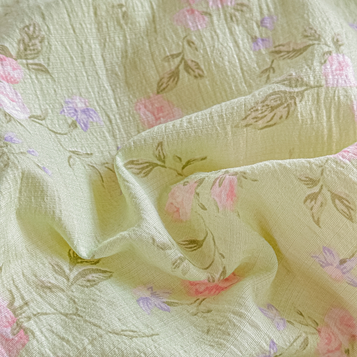 91家纺网 家纺一手货源 找家纺 秋泽家纺 2026新款A类云感双层纱大豆纤维夏凉被空调被小清新印花夏被 绿境花影