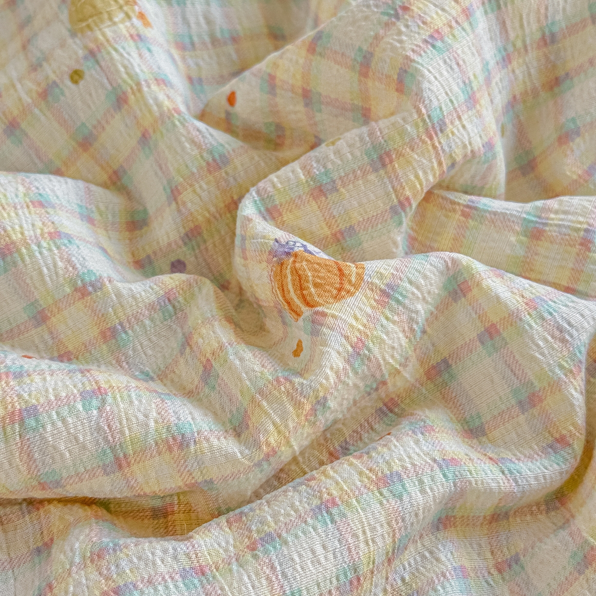 91家纺网 家纺一手货源 找家纺 秋泽家纺 2026新款A类云感双层纱大豆纤维夏凉被空调被小清新印花夏被 南瓜小格