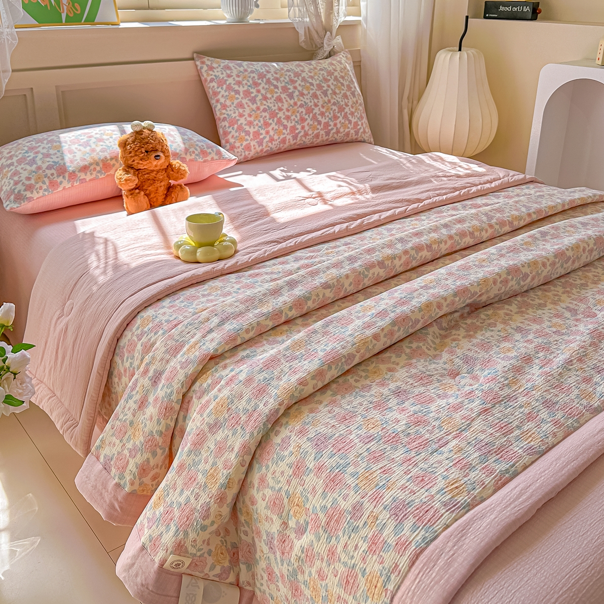 91家纺网 家纺一手货源 找家纺 秋泽家纺 2026新款A类云感双层纱大豆纤维夏凉被空调被小清新印花夏被 浅粉花信