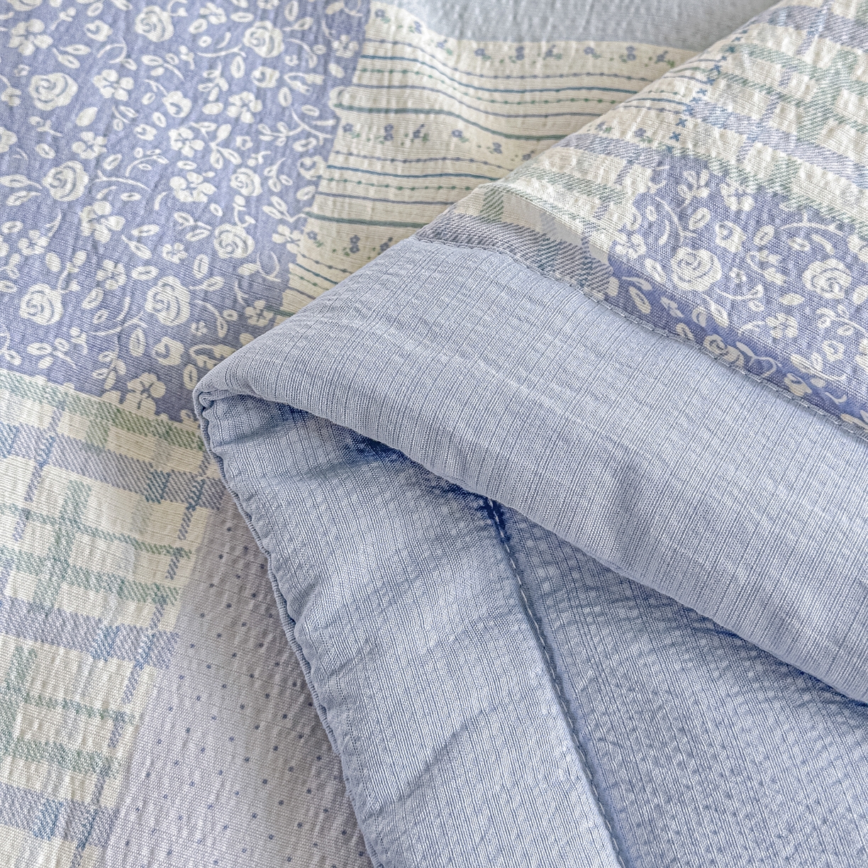 91家纺网 家纺一手货源 找家纺 秋泽家纺 2026新款A类云感双层纱大豆纤维夏凉被空调被小清新印花夏被 百福田园