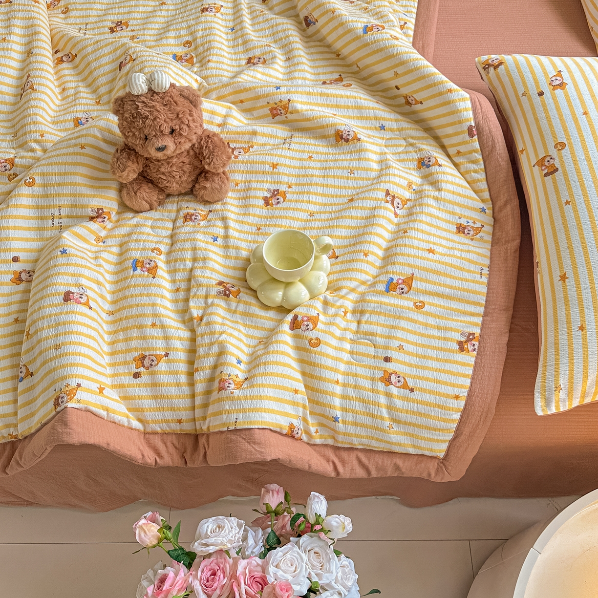 91家纺网 家纺一手货源 找家纺 秋泽家纺 2026新款A类云感双层纱大豆纤维夏凉被空调被小清新印花夏被 治愈星仔