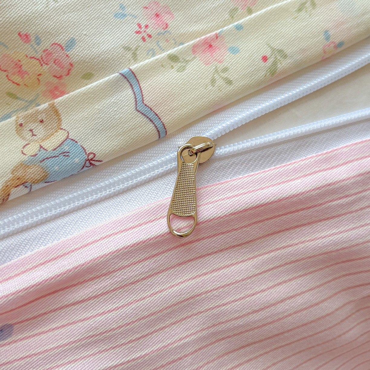 91家纺网 家纺一手货源 找家纺 简约家纺 2026新款全棉斜纹12868单枕套系列 粉色花园兔-粉