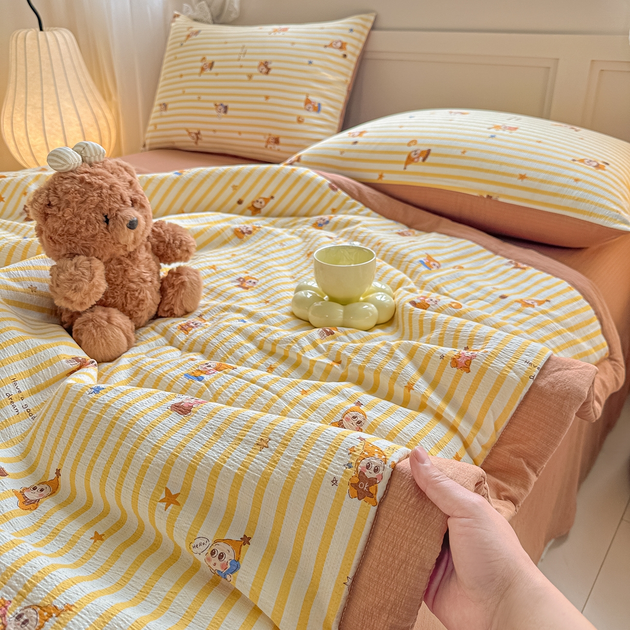 91家纺网 家纺一手货源 找家纺 秋泽家纺 2026新款A类云感双层纱大豆纤维夏凉被空调被小清新印花夏被 治愈星仔