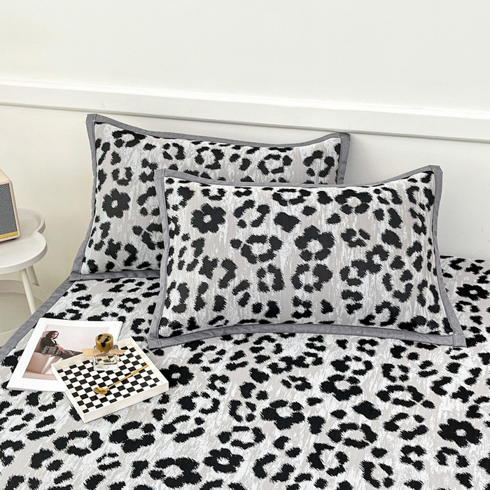 91家纺网 家纺一手货源 找家纺 子曰 2026新款高分子PE聚乙烯乙纶色织提花凉感软凉席席子 豹纹-灰平铺款