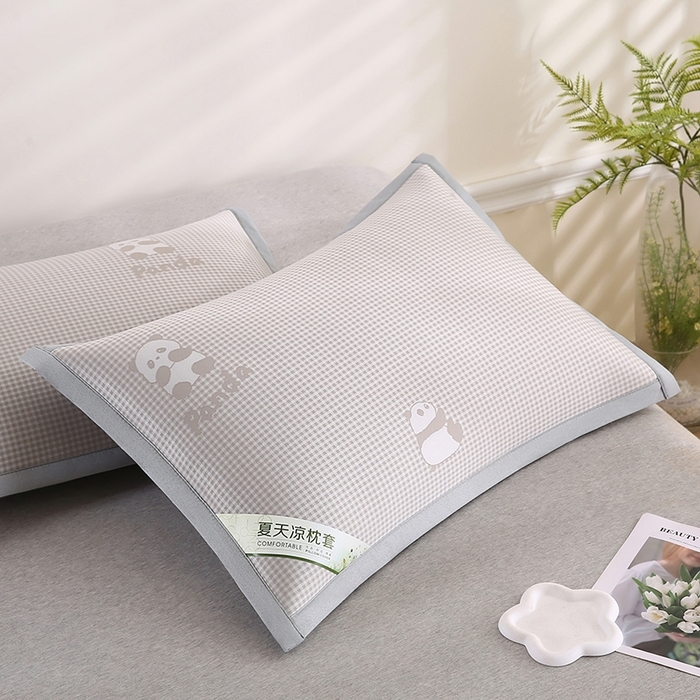 91家纺网 家纺一手货源 找家纺 （总）小牛席业 2026新款熊猫格纹提花冰丝夏凉枕套夏天凉枕套藤枕套冰丝枕套
