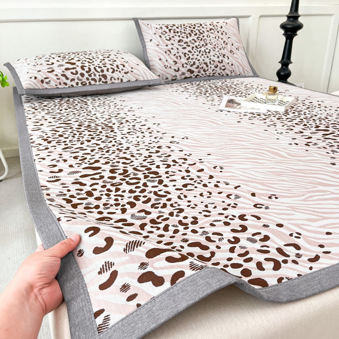 91家纺网 家纺一手货源 找家纺 子曰 2026新款高分子PE聚乙烯乙纶色织提花凉感软凉席席子 魅野-粉平铺款