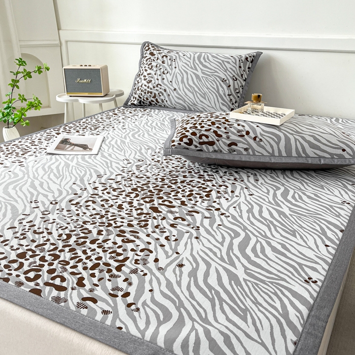 91家纺网 家纺一手货源 找家纺 子曰 2026新款高分子PE聚乙烯乙纶色织提花凉感软凉席席子 魅野-灰平铺款