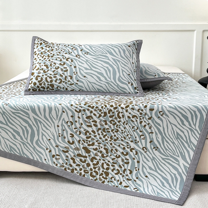 91家纺网 家纺一手货源 找家纺 子曰 2026新款高分子PE聚乙烯乙纶色织提花凉感软凉席席子 魅野-蓝平铺款