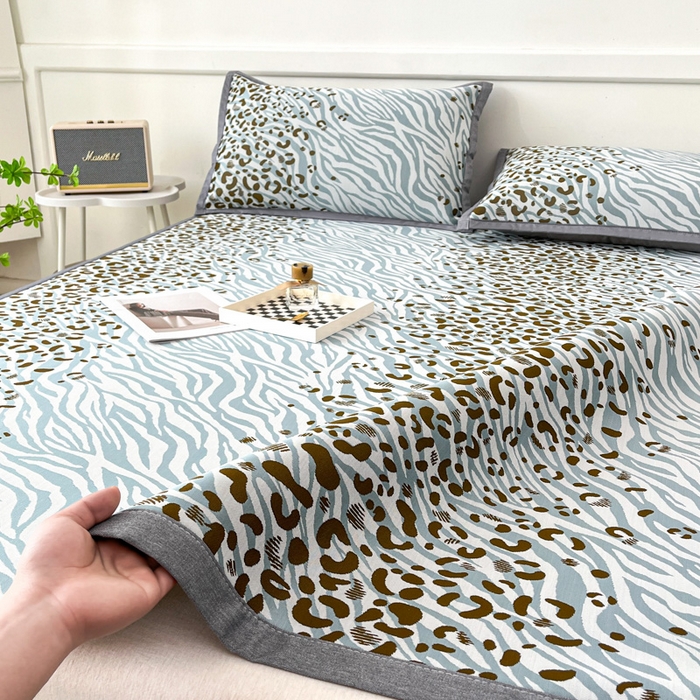 91家纺网 家纺一手货源 找家纺 子曰 2026新款高分子PE聚乙烯乙纶色织提花凉感软凉席席子 魅野-蓝平铺款