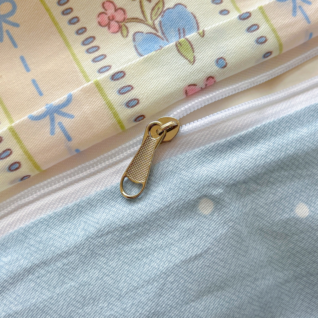 91家纺网 家纺一手货源 找家纺 简约家纺 2026新款全棉斜纹12868单枕套系列 蓝茵小兔