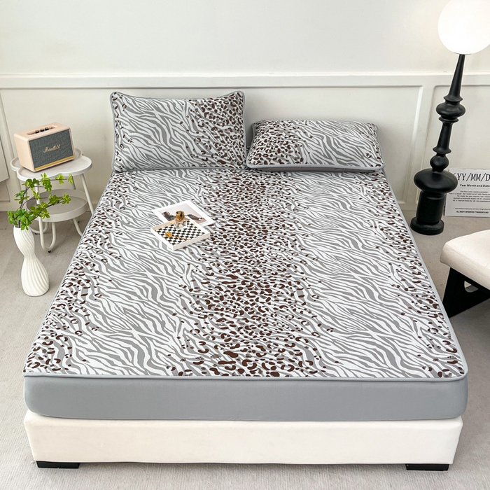 91家纺网 家纺一手货源 找家纺 子曰 2026新款高分子PE聚乙烯乙纶色织提花凉感软凉席席子 魅野-灰床笠款