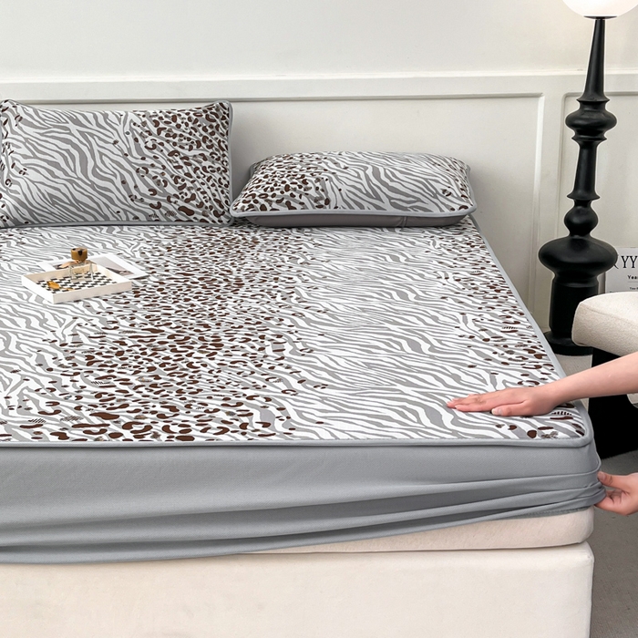 91家纺网 家纺一手货源 找家纺 子曰 2026新款高分子PE聚乙烯乙纶色织提花凉感软凉席席子 魅野-灰床笠款