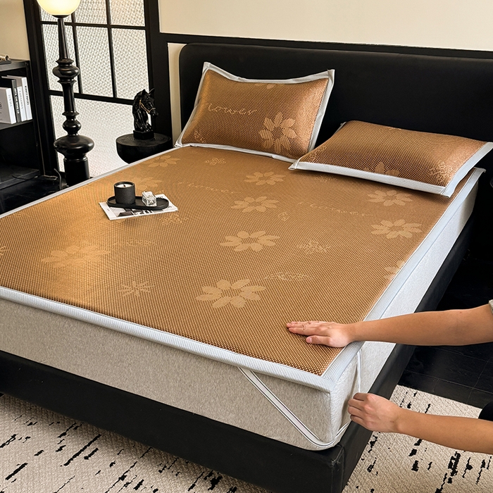 91家纺网 家纺一手货源 找家纺 卡罗兰 2026新款床垫凉席冰藤提花凉席席子双面可用床单单件三件套 冰藤提花-深咖