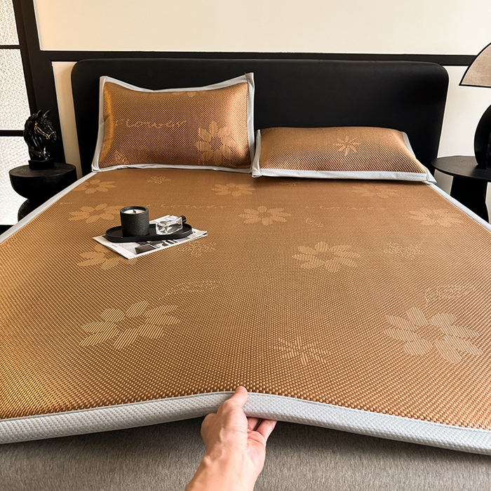 91家纺网 家纺一手货源 找家纺 卡罗兰 2026新款床垫凉席冰藤提花凉席席子双面可用床单单件三件套 冰藤提花-深咖