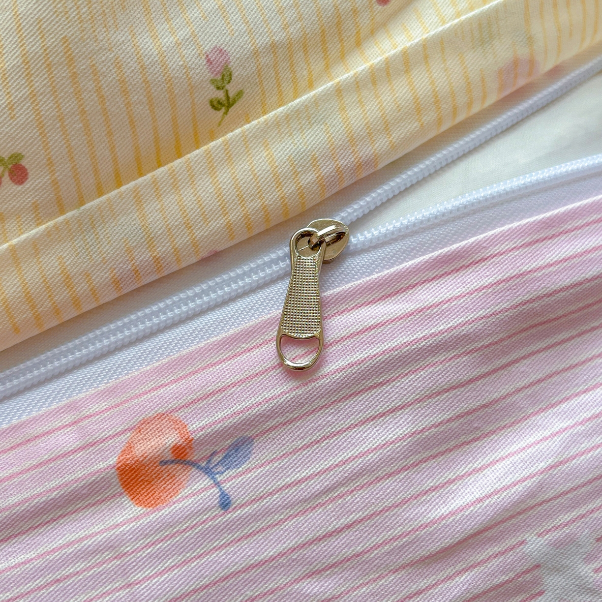 91家纺网 家纺一手货源 找家纺 简约家纺 2026新款全棉斜纹12868床笠系列 恬淡小花