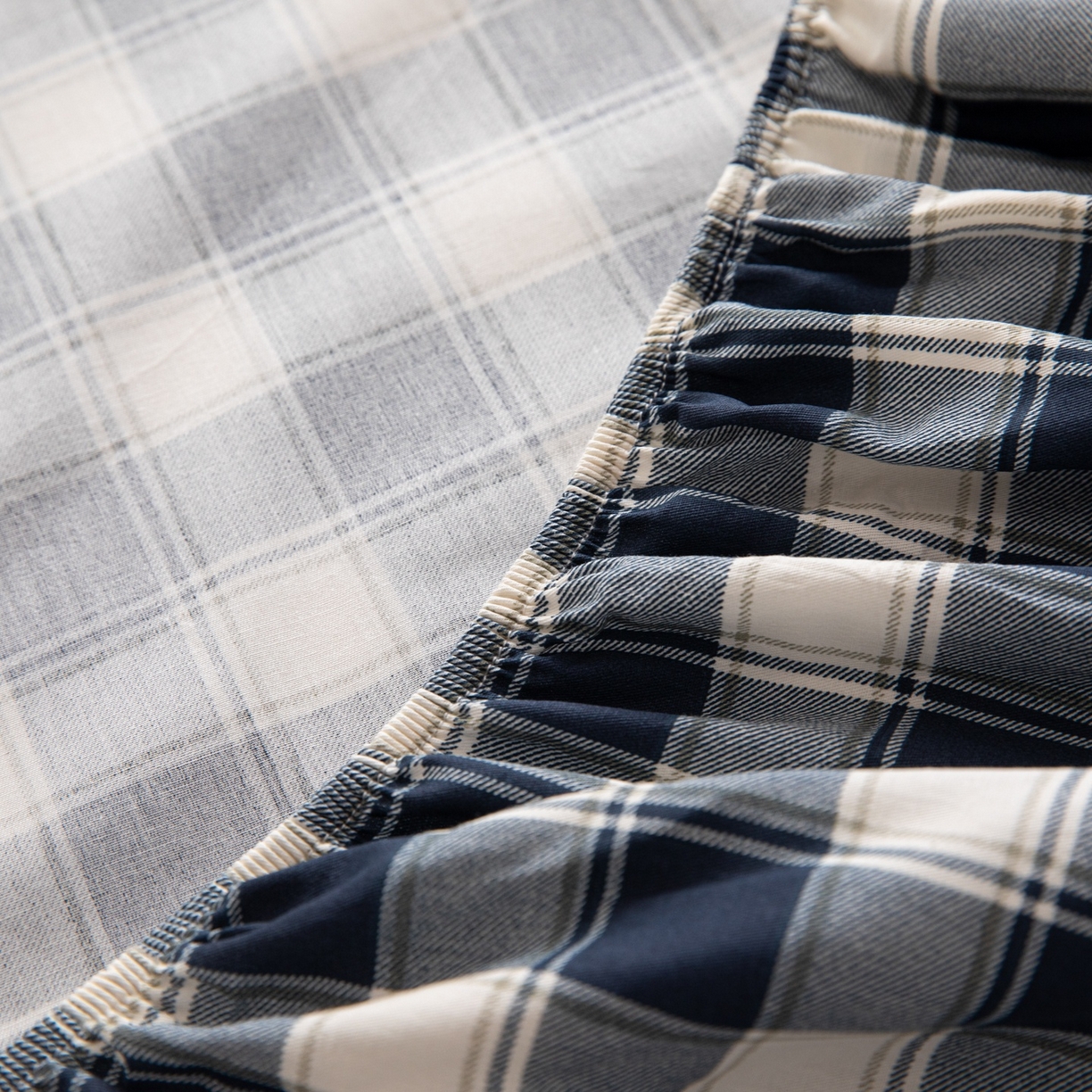 91家纺网 家纺一手货源 找家纺 女子家纺 2026新款40支13070全棉简约格子系列A版床笠 藏青学院