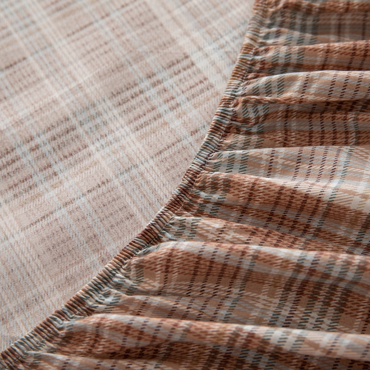 91家纺网 家纺一手货源 找家纺 女子家纺 2026新款40支13070全棉简约格子系列A版床笠 赤茶格